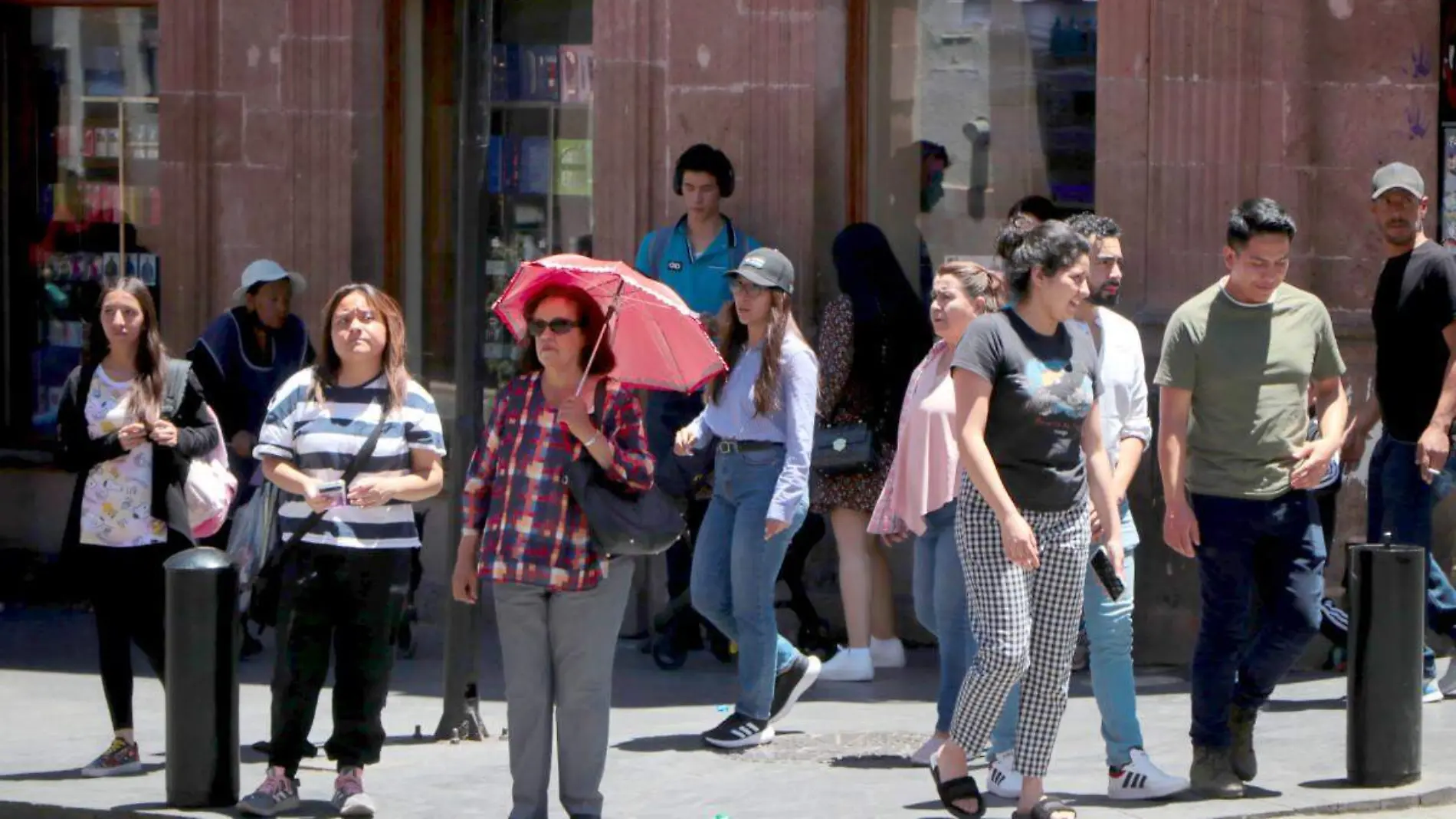 Personas en el centro de Zacatecas